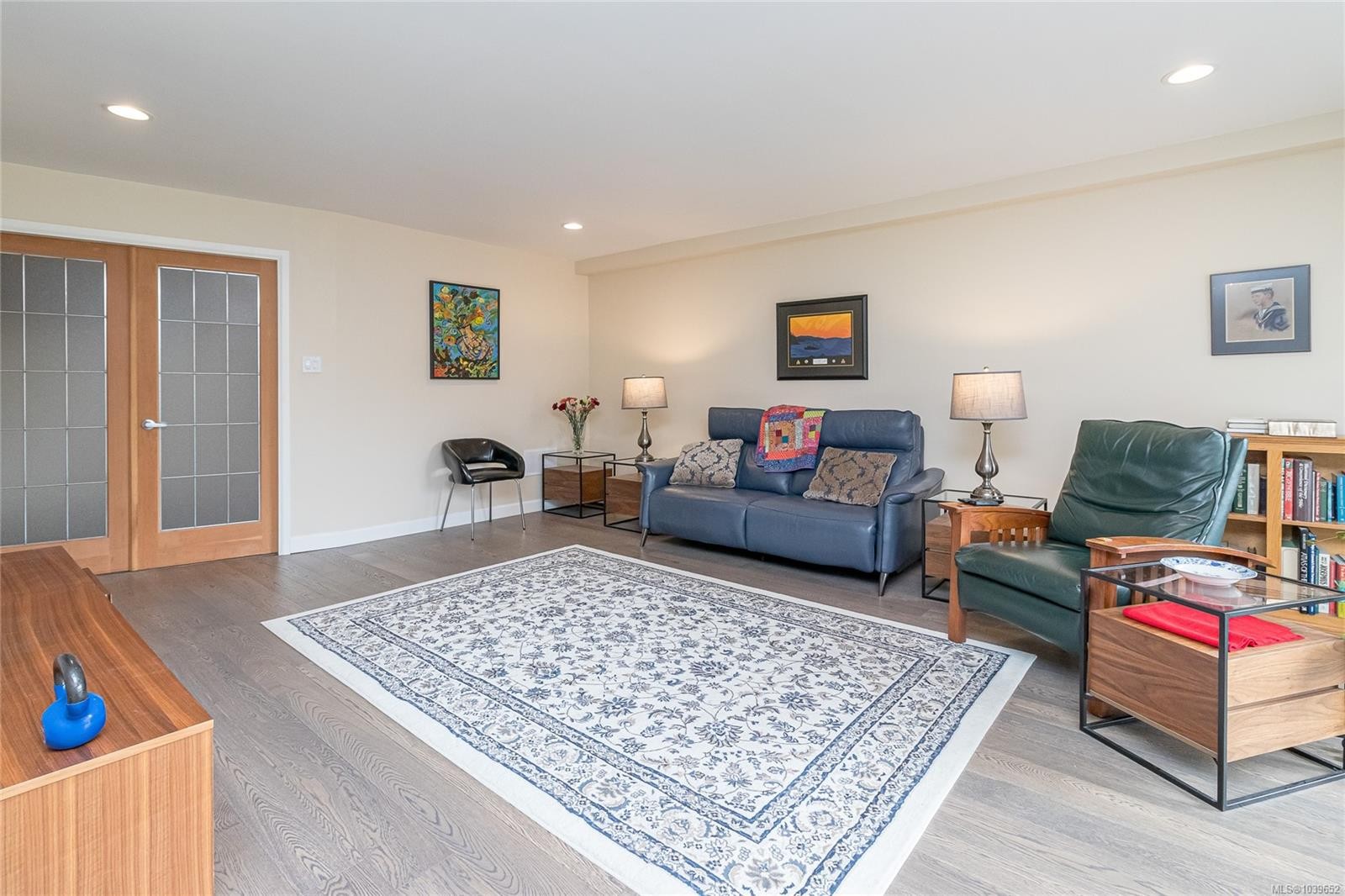 #110-1680 Poplar Ave, Saanich, BC