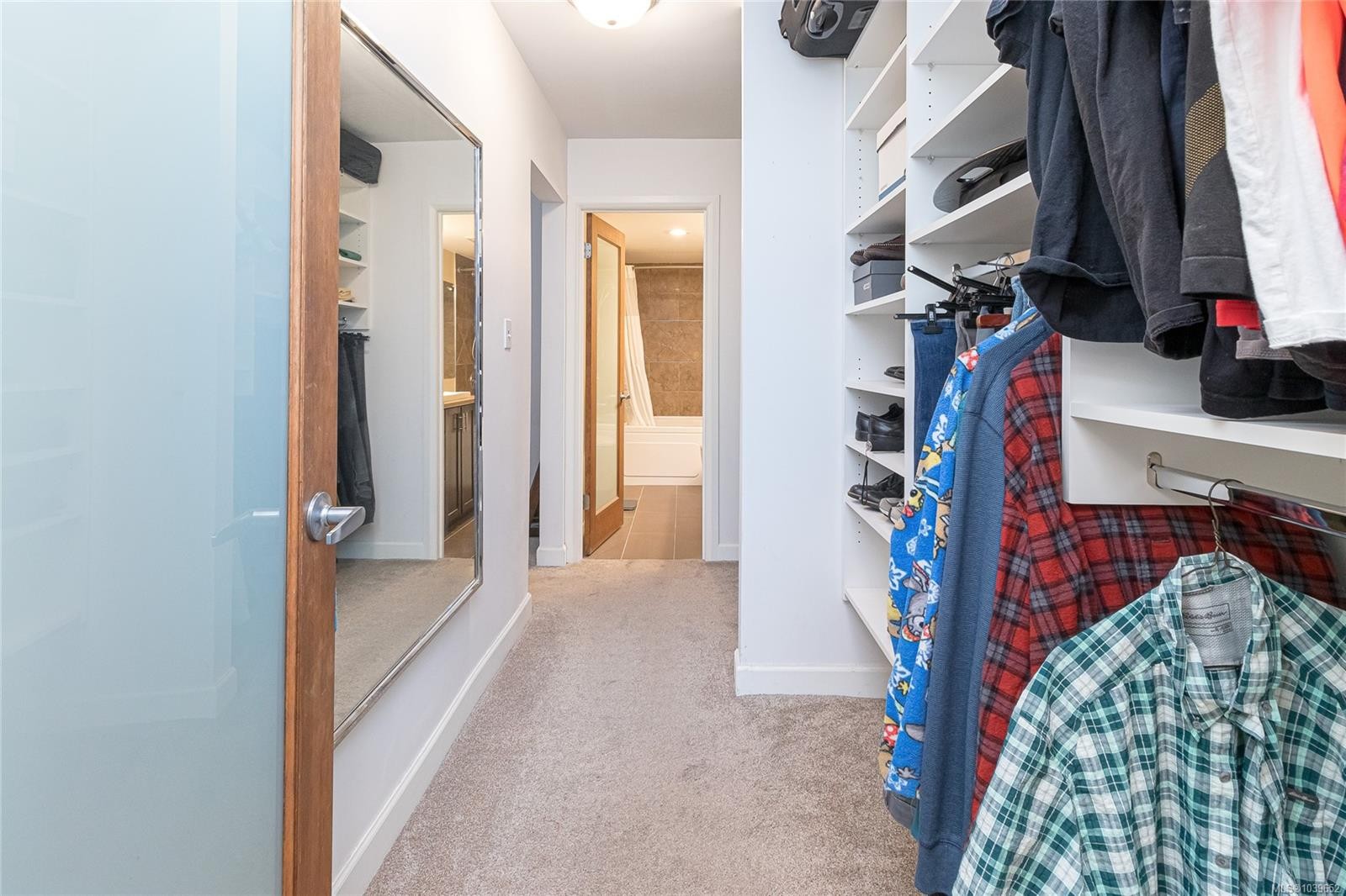 #110-1680 Poplar Ave, Saanich, BC