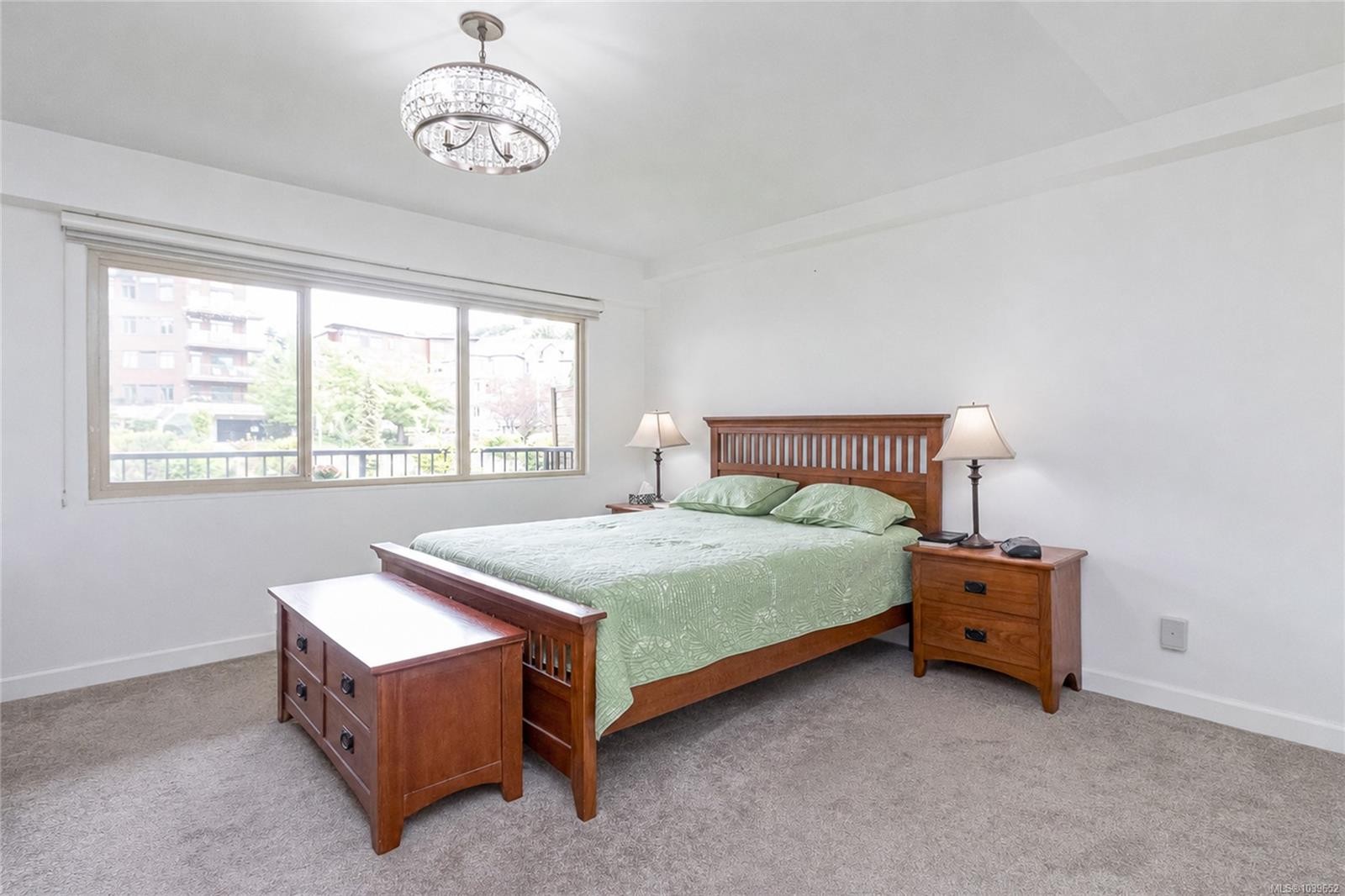 #110-1680 Poplar Ave, Saanich, BC