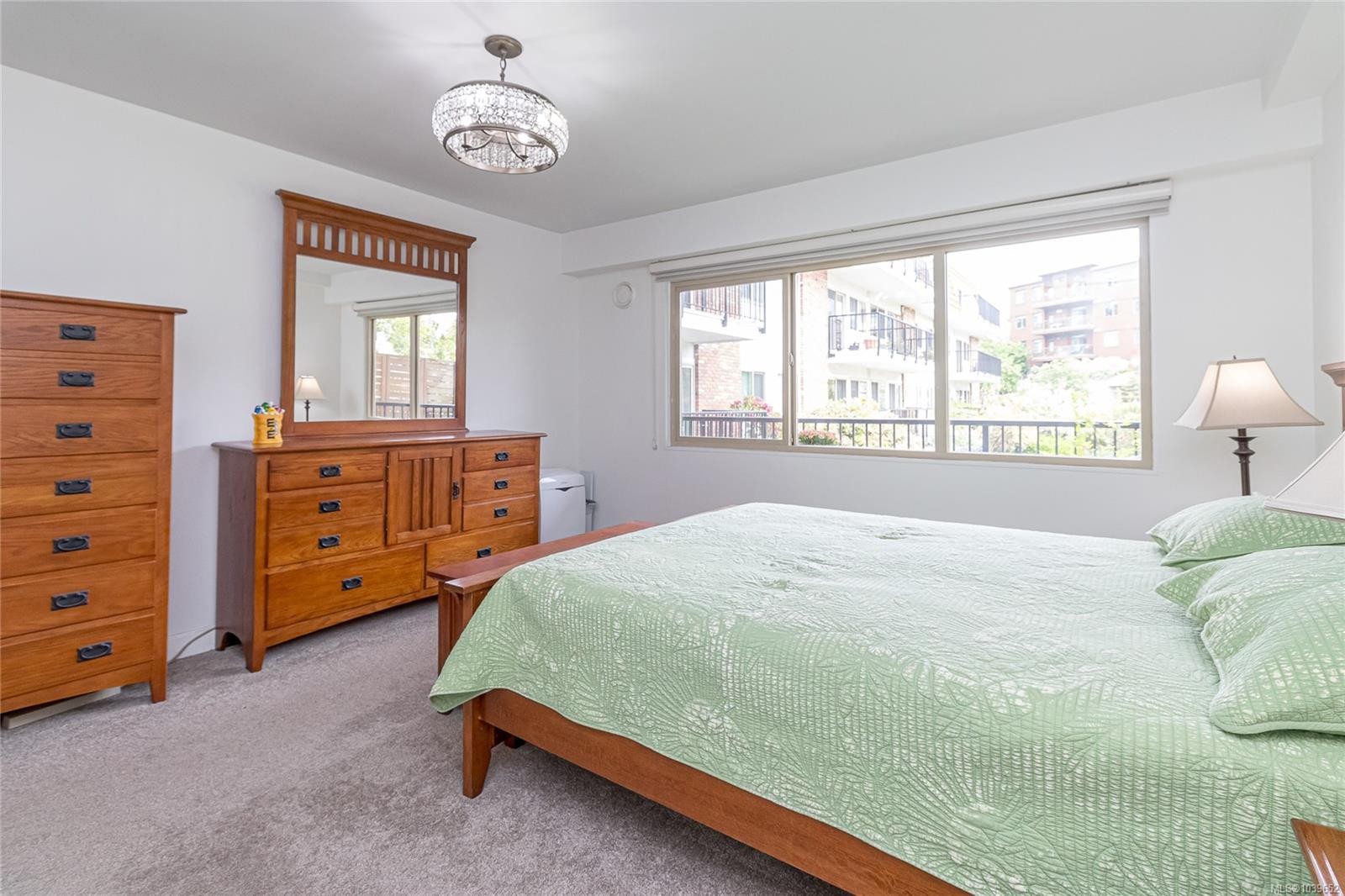 #110-1680 Poplar Ave, Saanich, BC