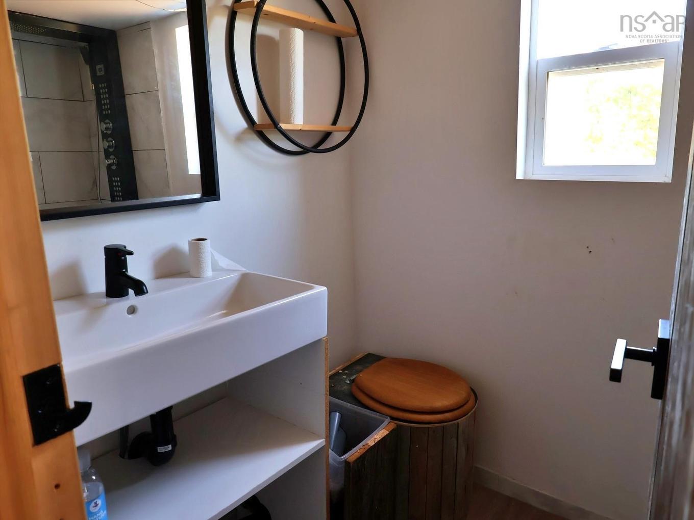 9054 East Bay Highway, Middle Cape, NS