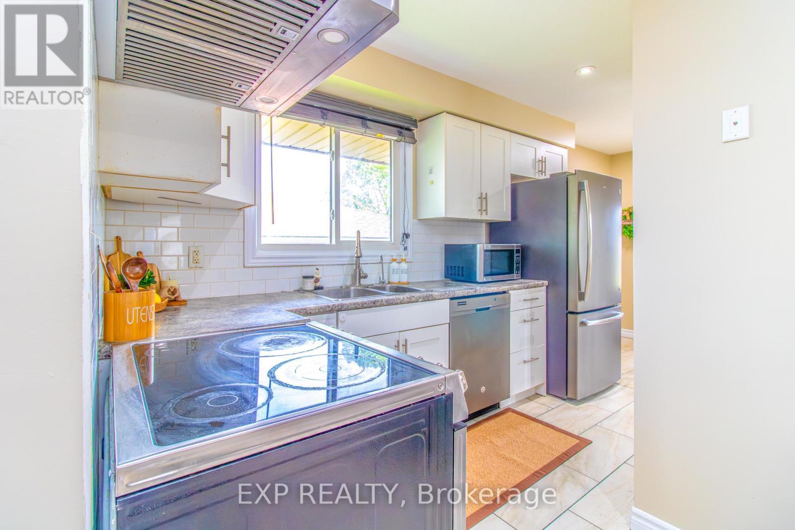 35 Hillsborough Crescent, Kitchener, ON