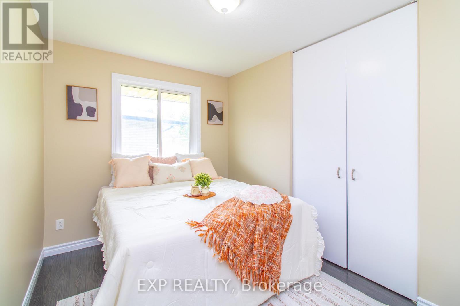 35 Hillsborough Crescent, Kitchener, ON