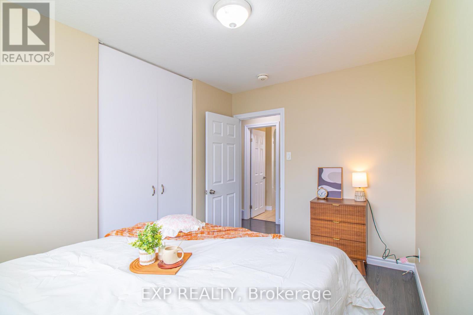 35 Hillsborough Crescent, Kitchener, ON