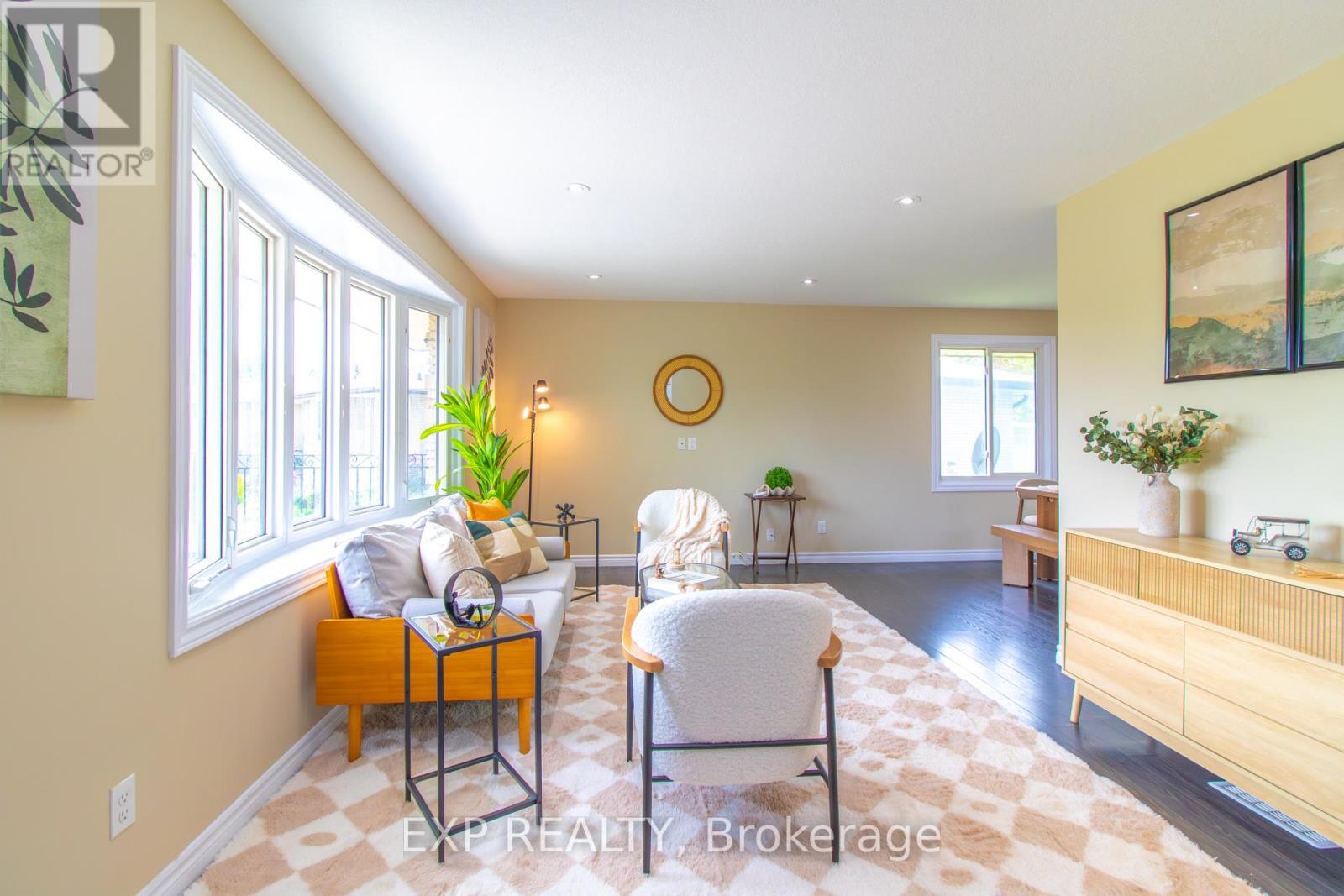 35 Hillsborough Crescent, Kitchener, ON