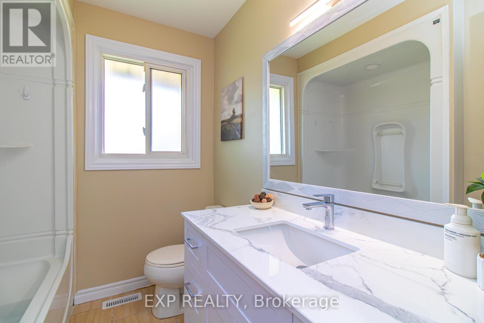 35 Hillsborough Crescent, Kitchener, ON