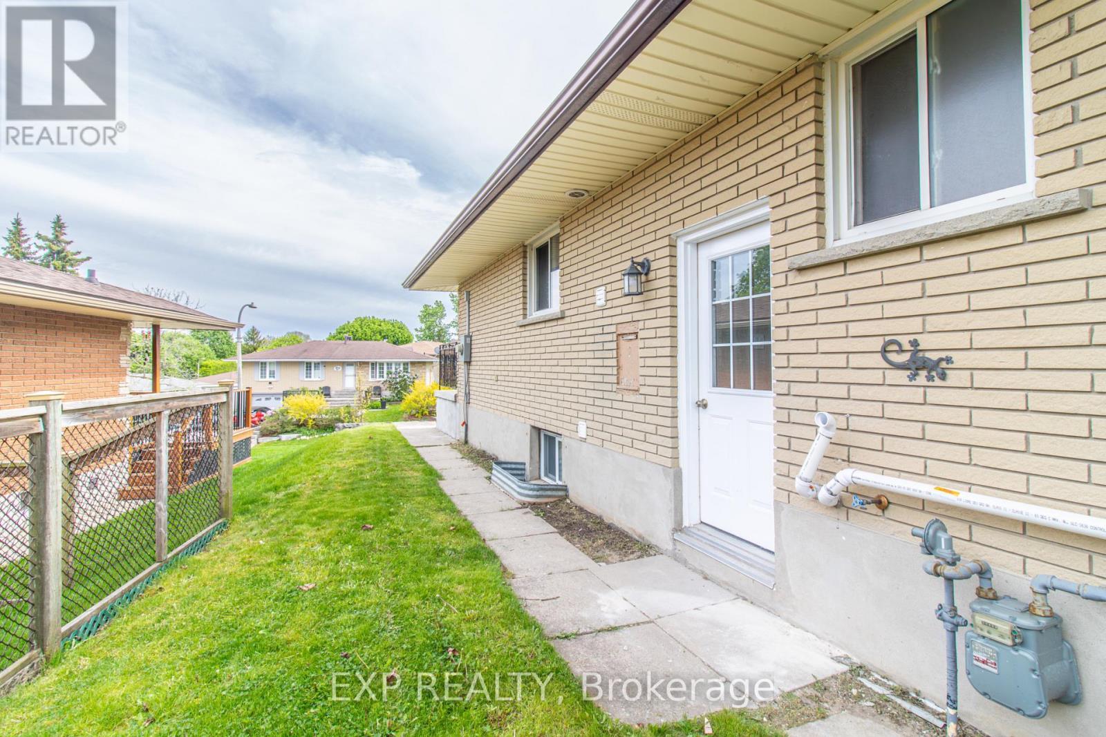 35 Hillsborough Crescent, Kitchener, ON