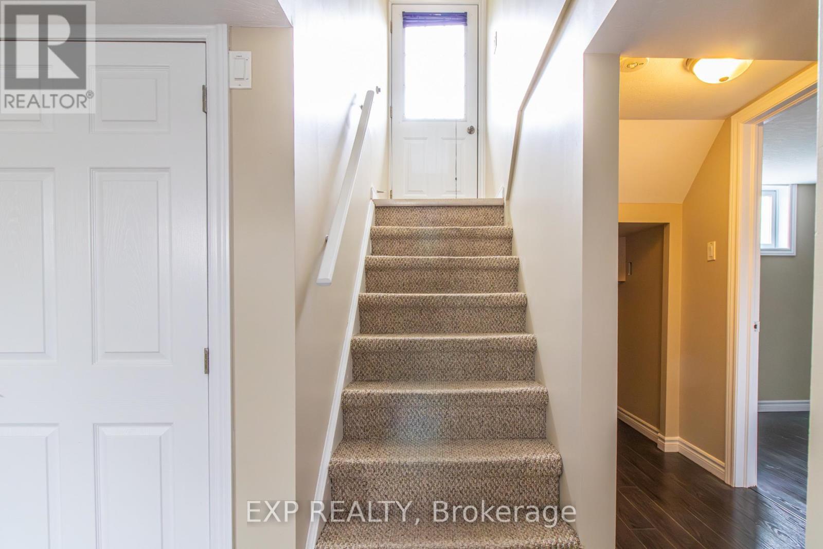 35 Hillsborough Crescent, Kitchener, ON