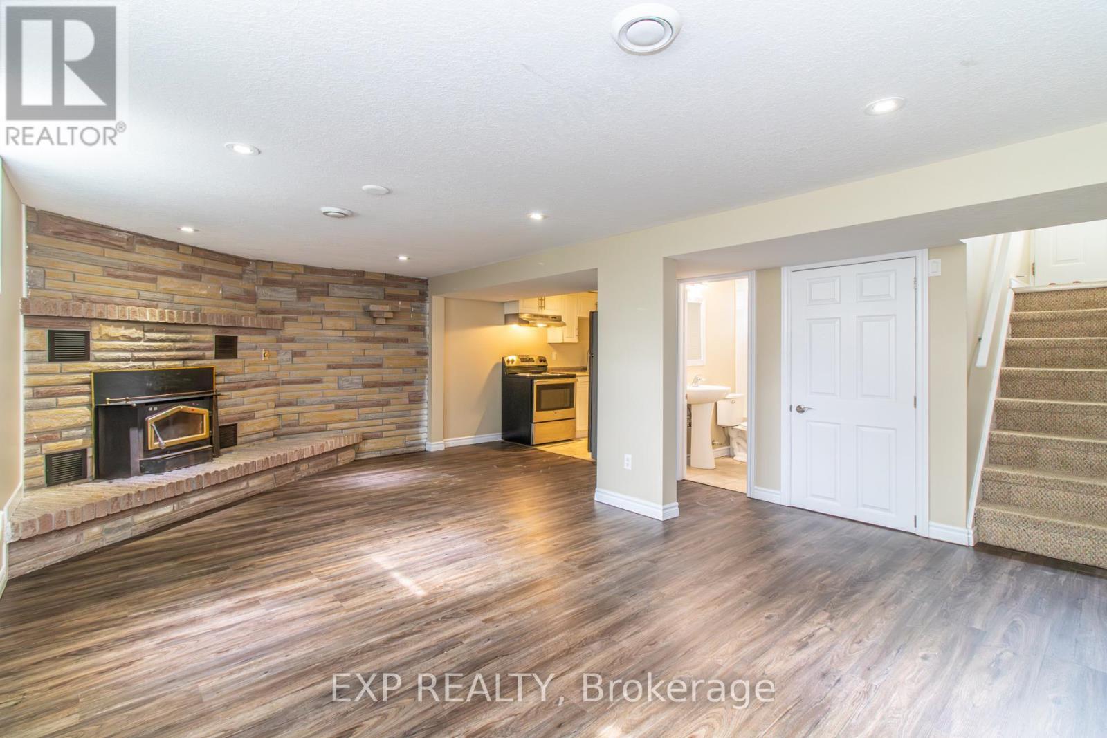 35 Hillsborough Crescent, Kitchener, ON