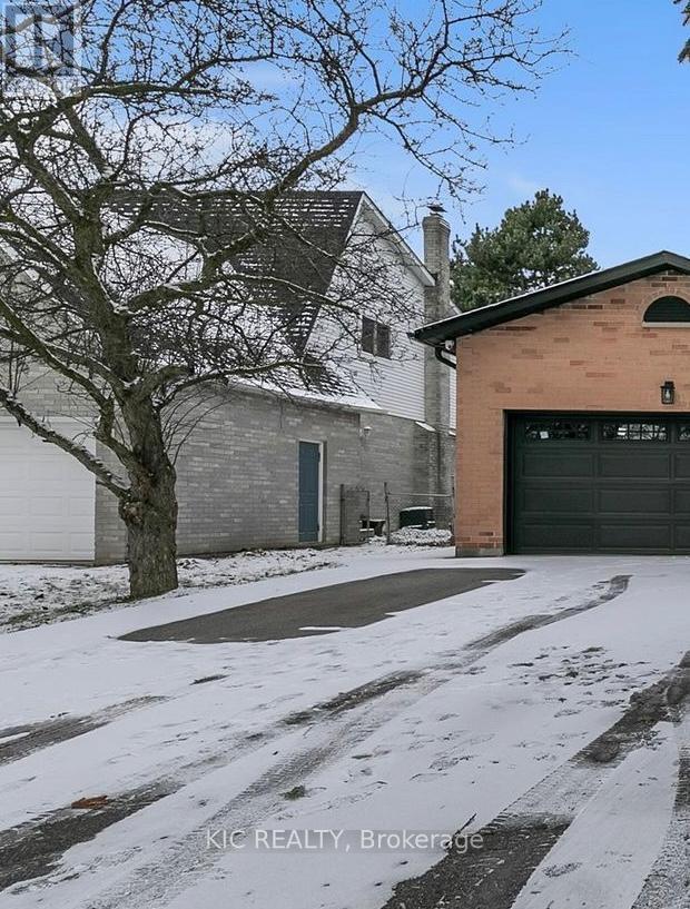 108 Cardinal Crescent, Newmarket, ON