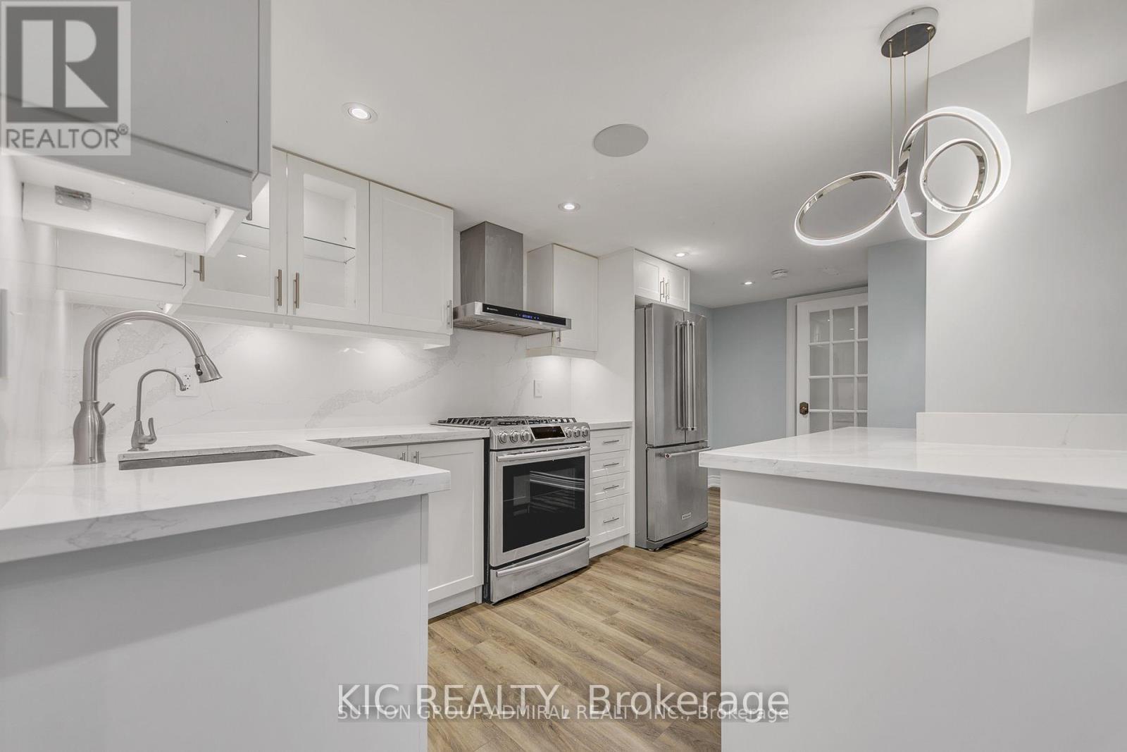 108 Cardinal Crescent, Newmarket, ON
