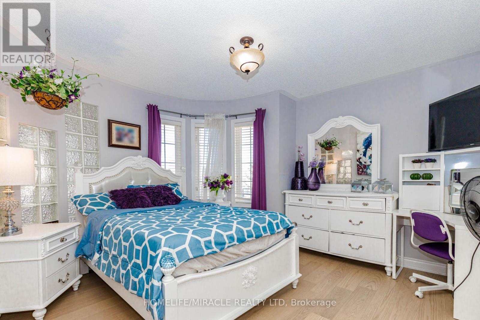 3339 Crompton Crescent, Mississauga, ON