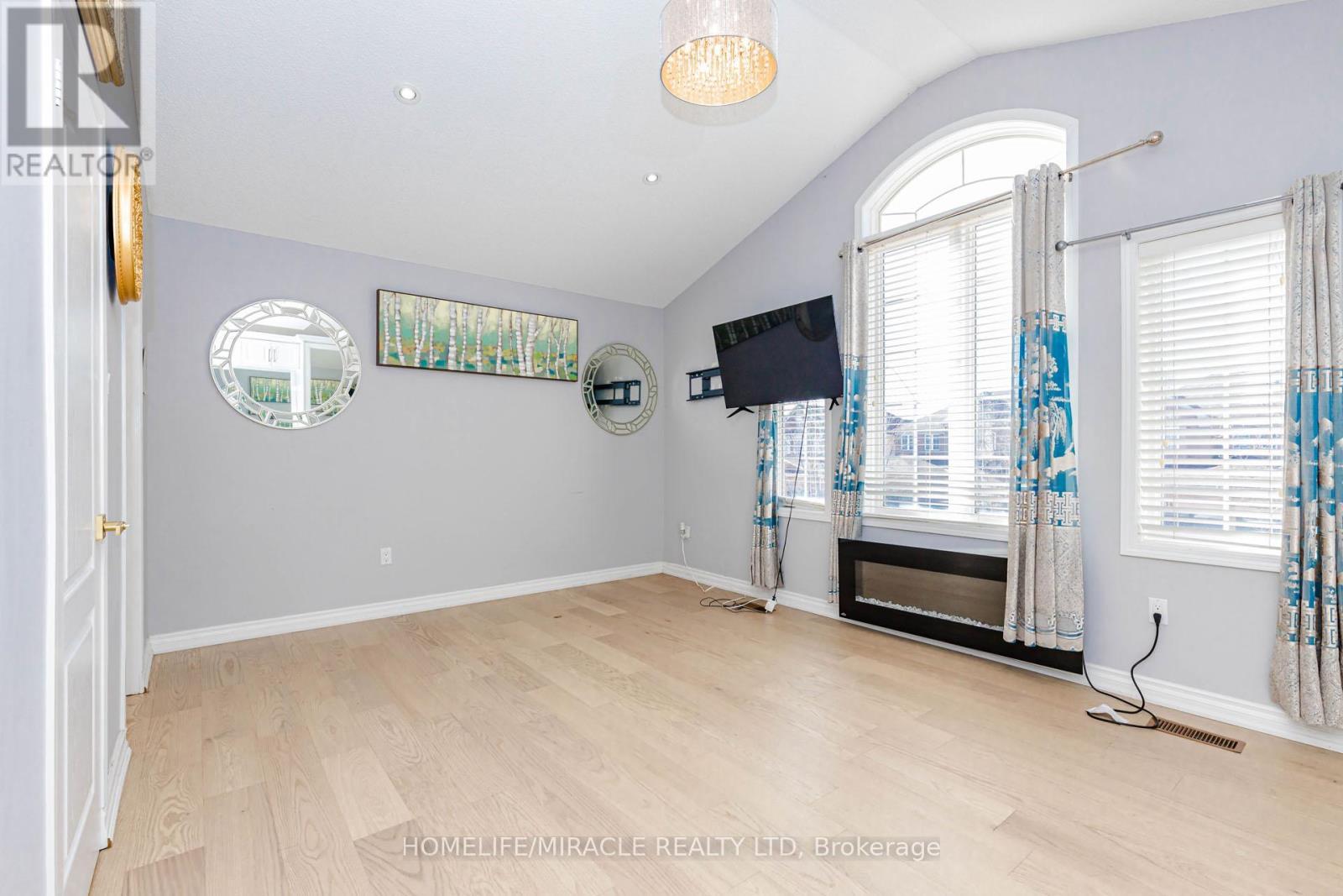3339 Crompton Crescent, Mississauga, ON