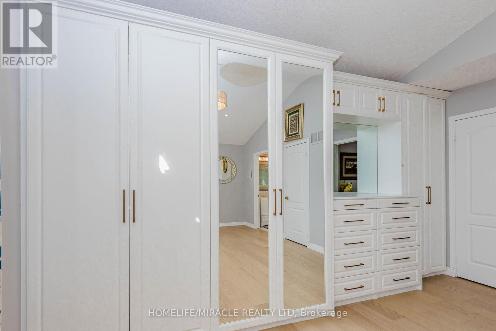 3339 Crompton Crescent, Mississauga, ON