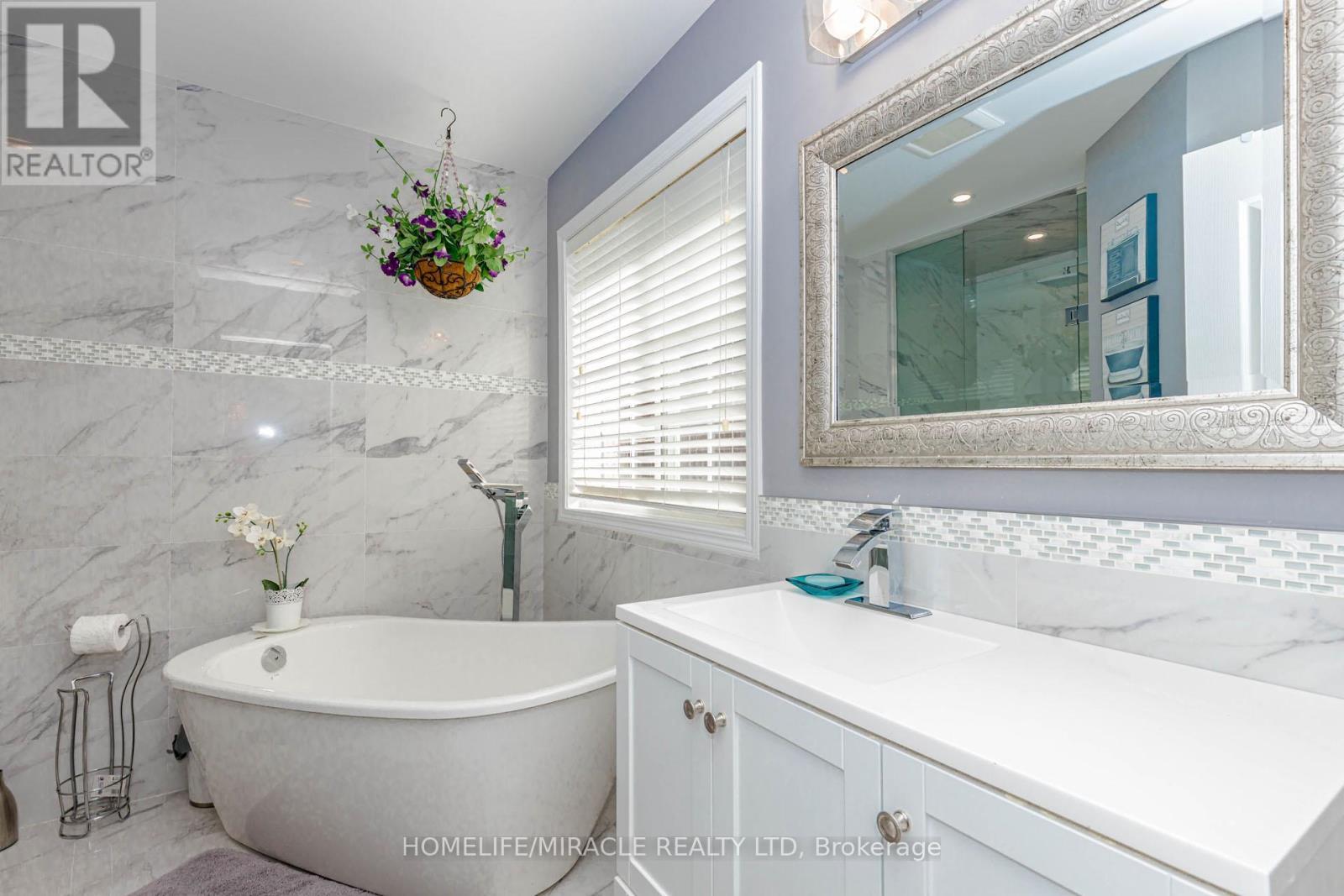 3339 Crompton Crescent, Mississauga, ON