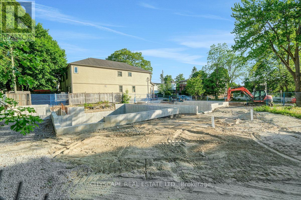 551 Edison Avenue, Ottawa, ON