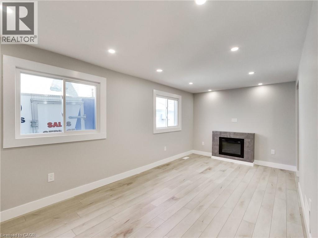 229 Parkdale Avenue N, Hamilton, ON