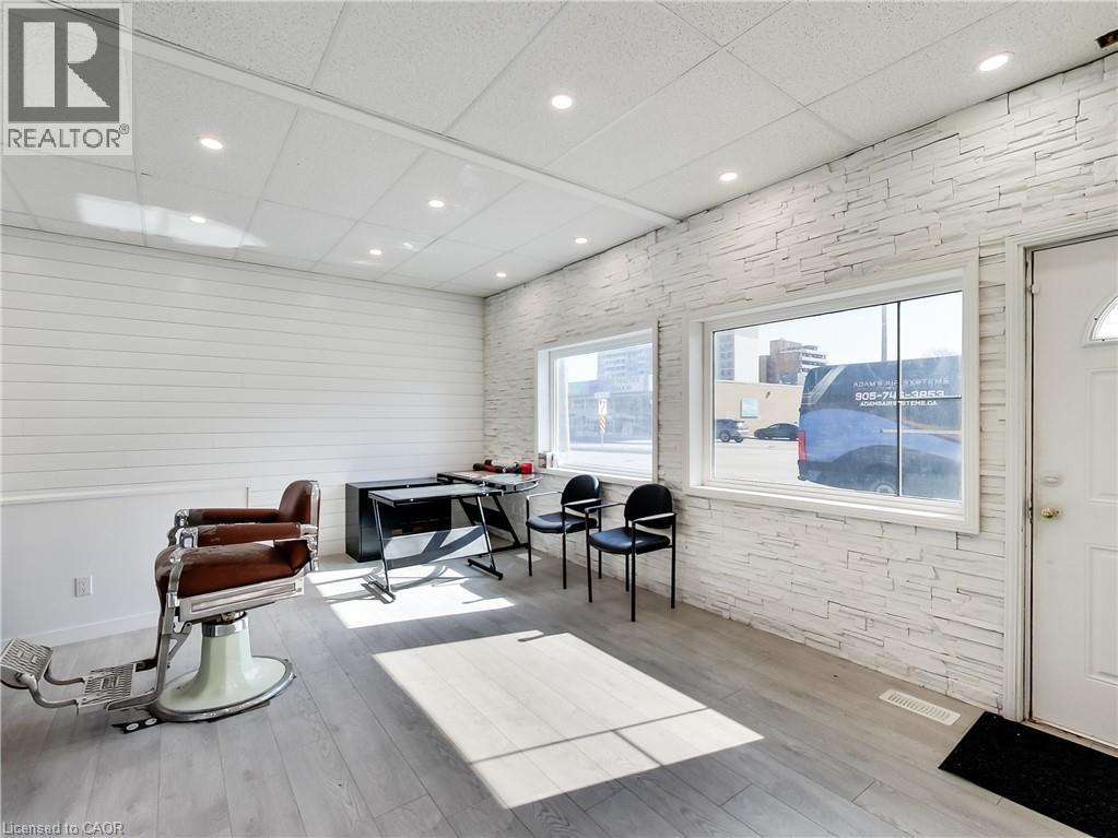229 Parkdale Avenue N, Hamilton, ON