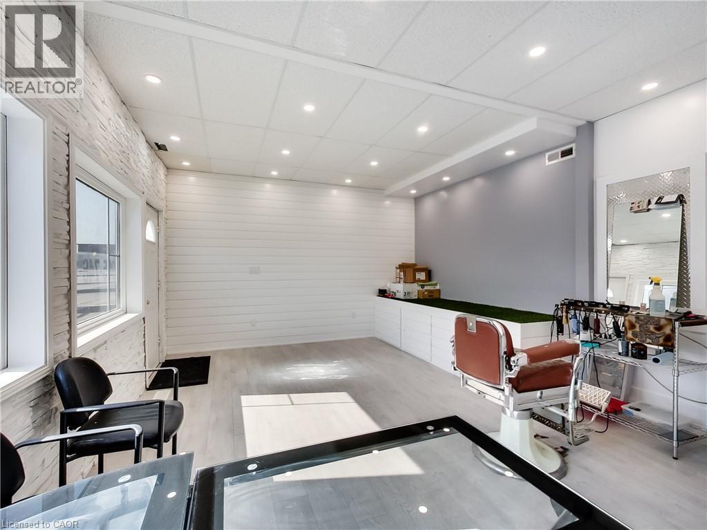 229 Parkdale Avenue N, Hamilton, ON