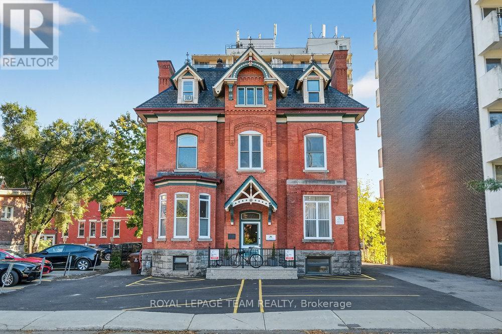 260 Somerset Street W, Ottawa, ON