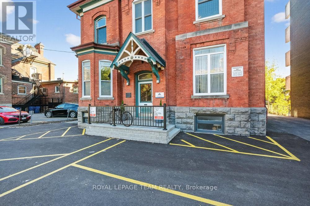 260 Somerset Street W, Ottawa, ON