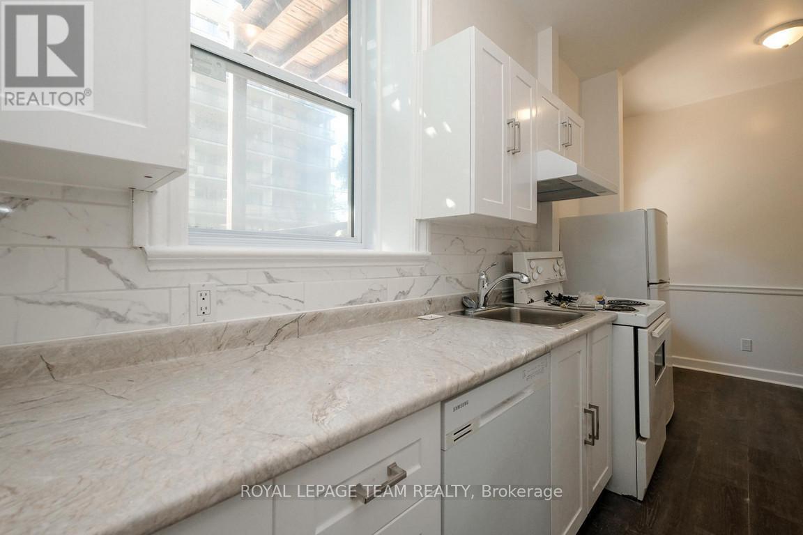 260 Somerset Street W, Ottawa, ON