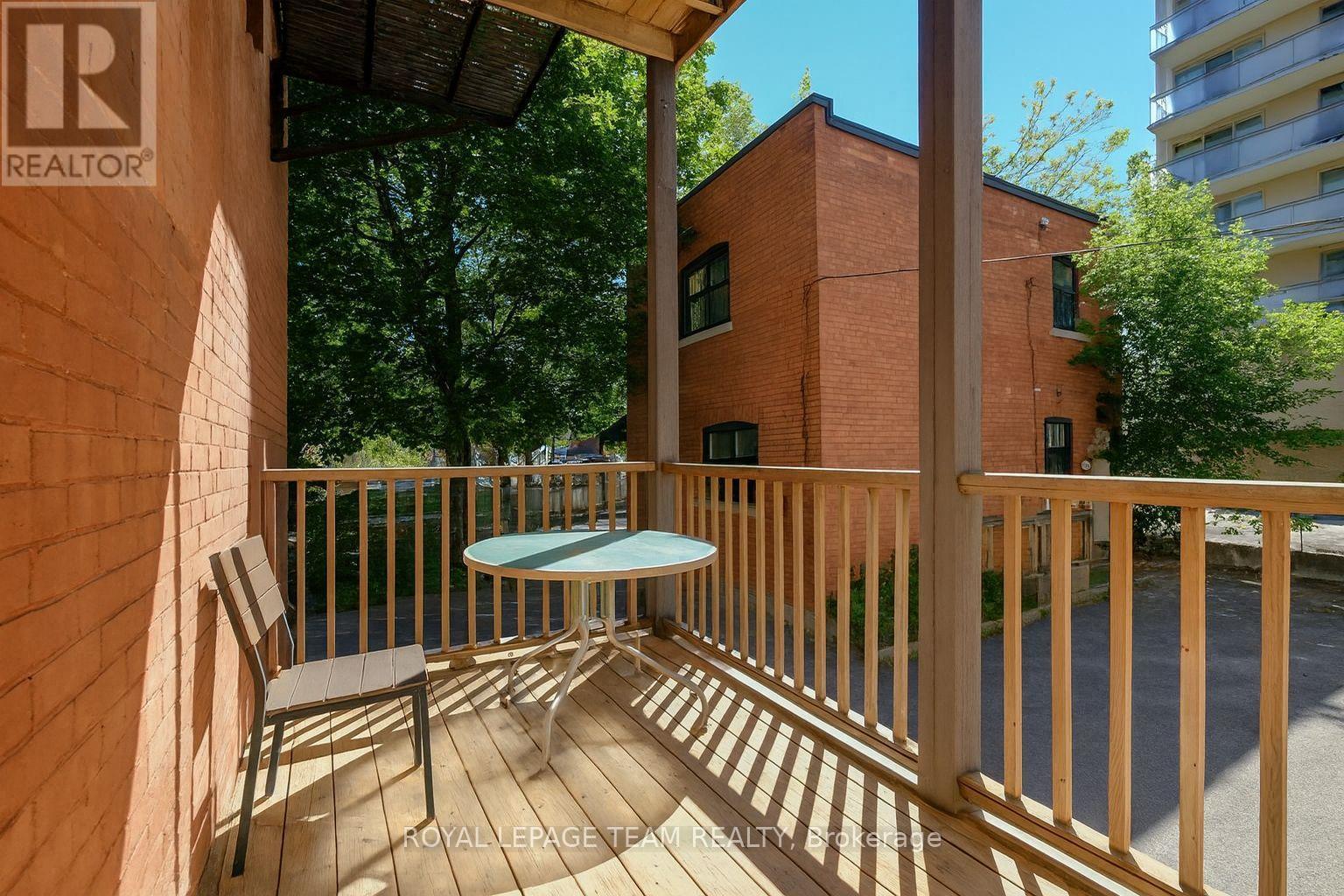 260 Somerset Street W, Ottawa, ON