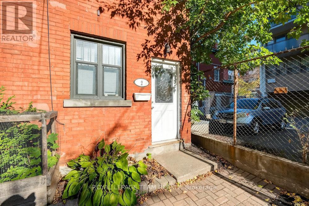 260 Somerset Street W, Ottawa, ON