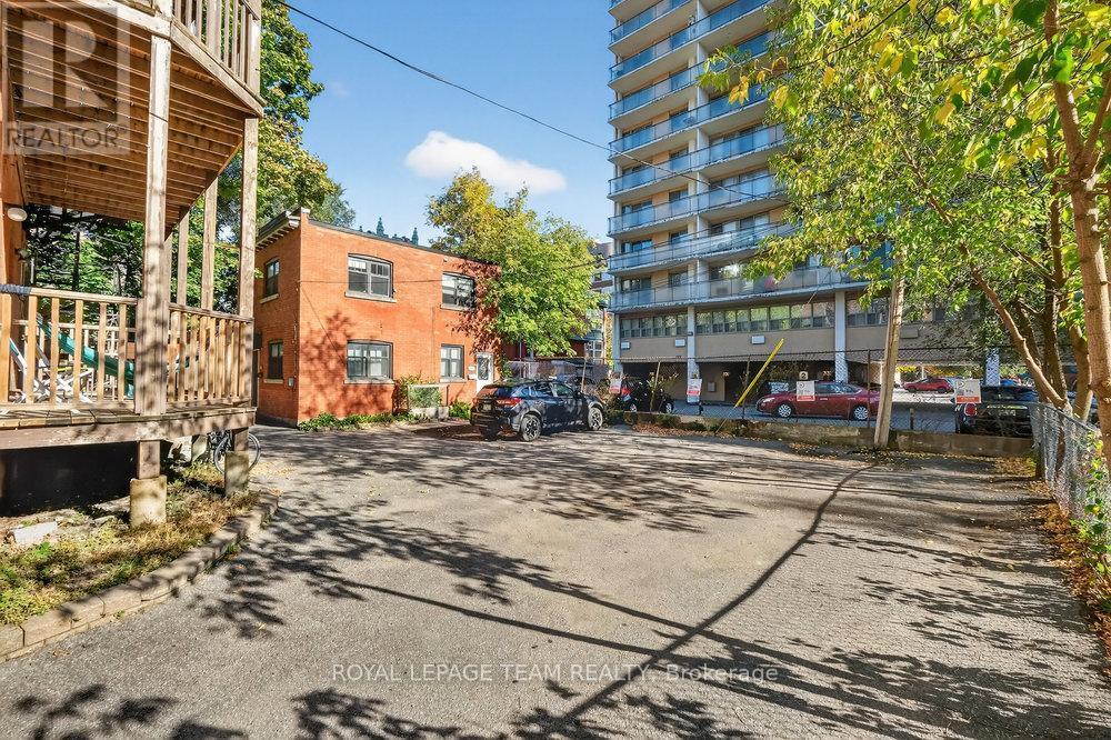 260 Somerset Street W, Ottawa, ON