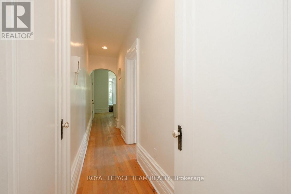 260 Somerset Street W, Ottawa, ON