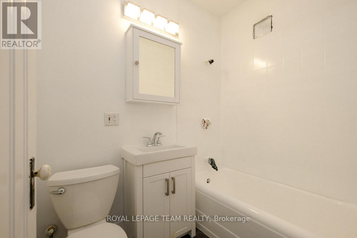 260 Somerset Street W, Ottawa, ON