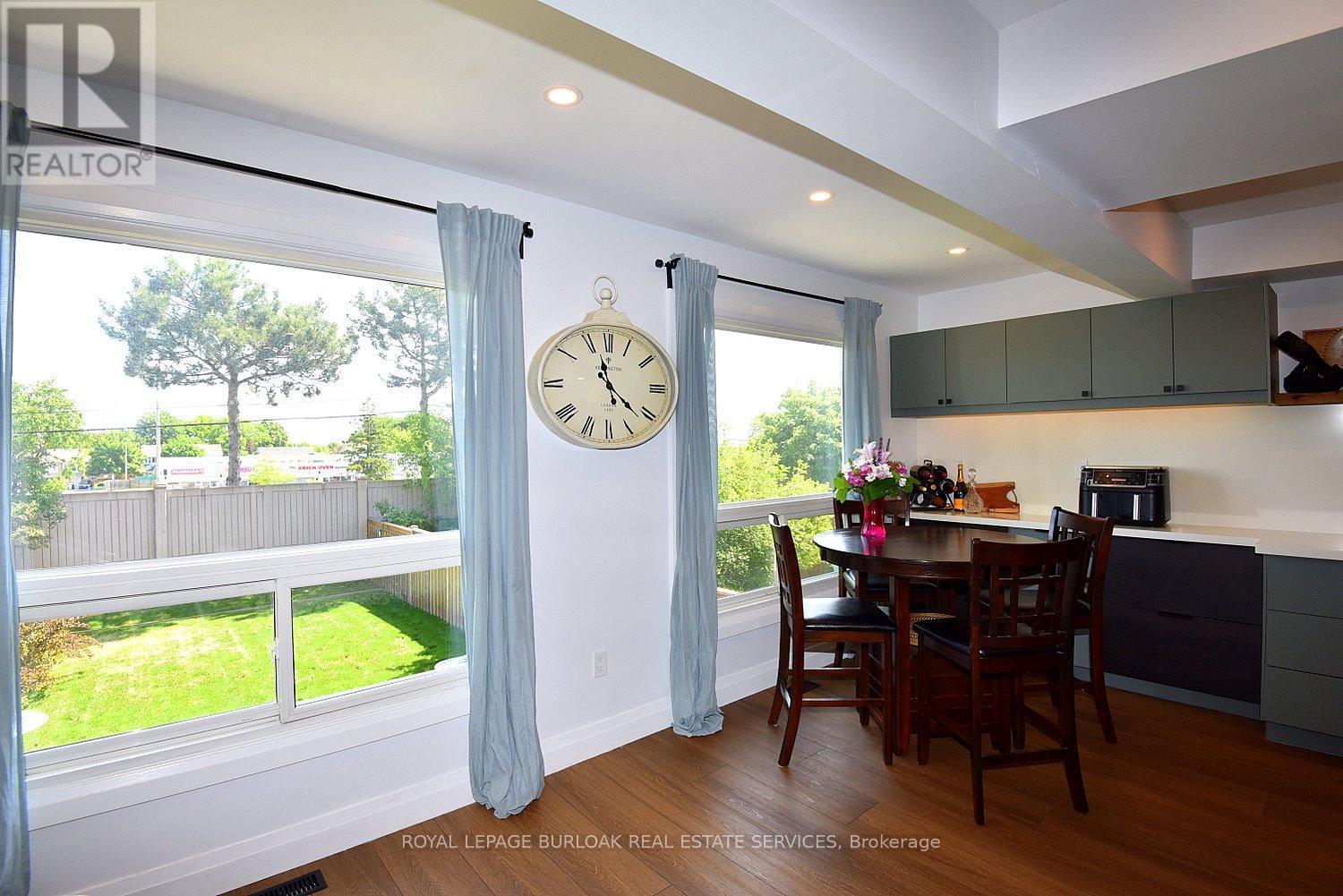 2499 Whittaker Drive, Burlington, ON