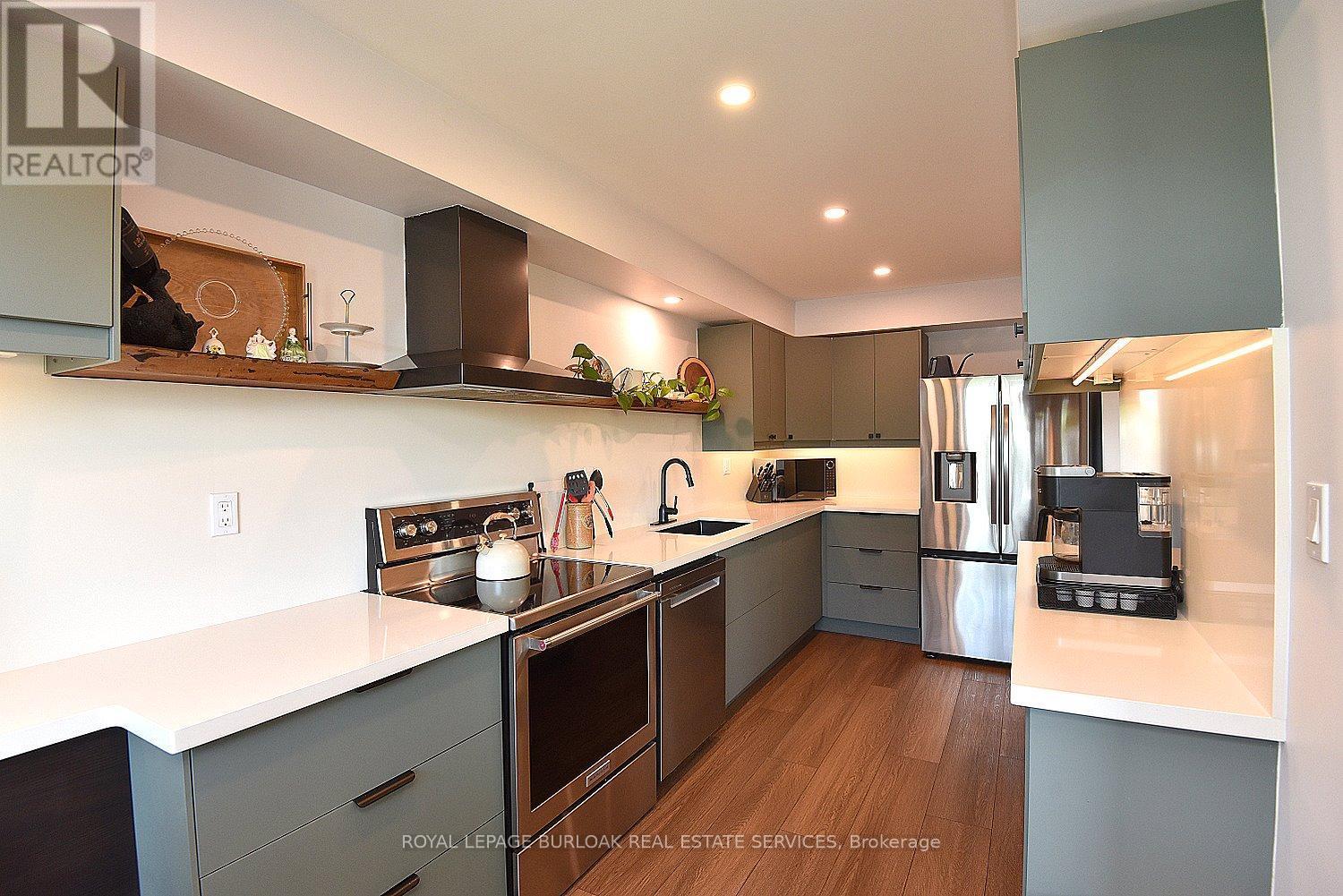 2499 Whittaker Drive, Burlington, ON