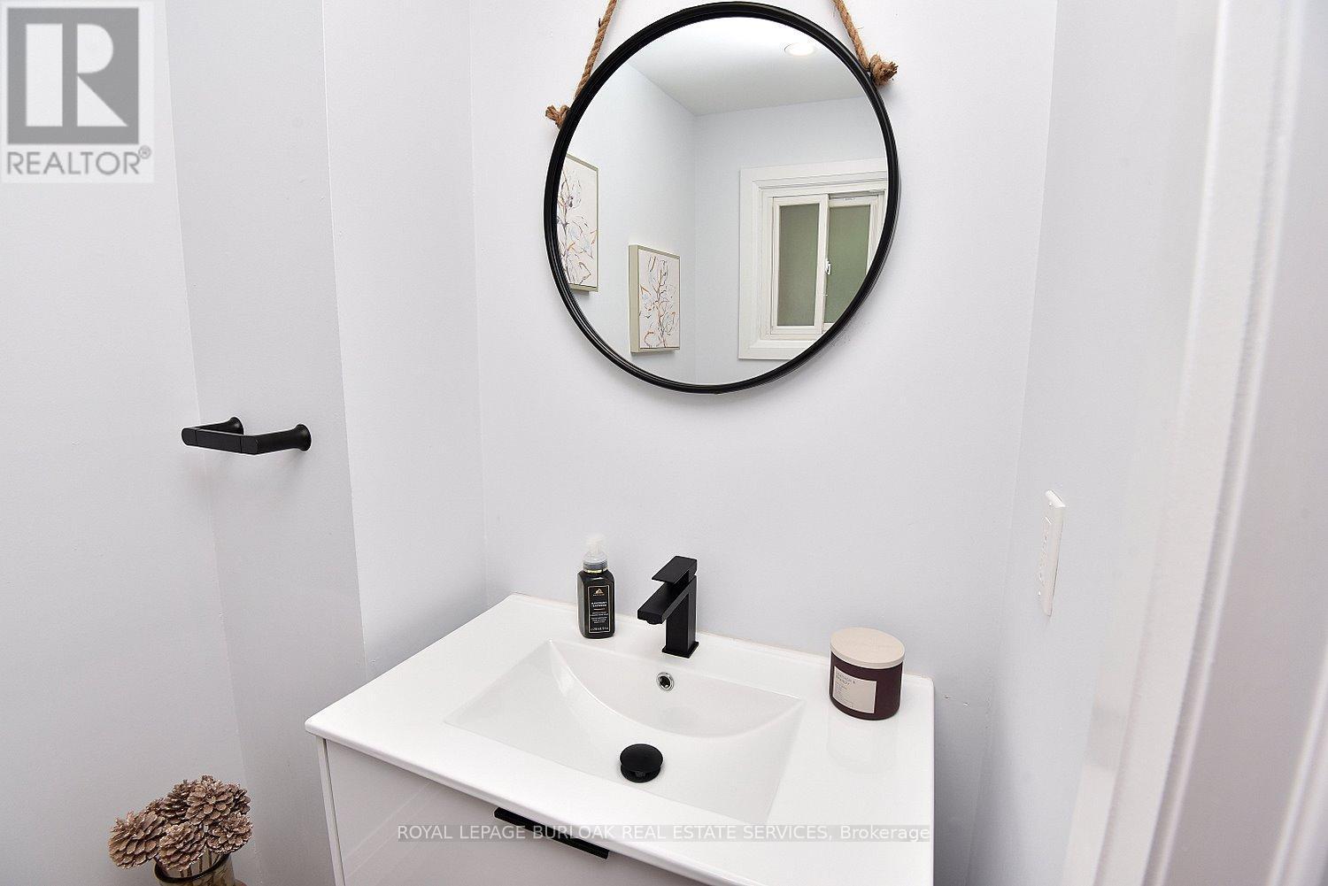 2499 Whittaker Drive, Burlington, ON