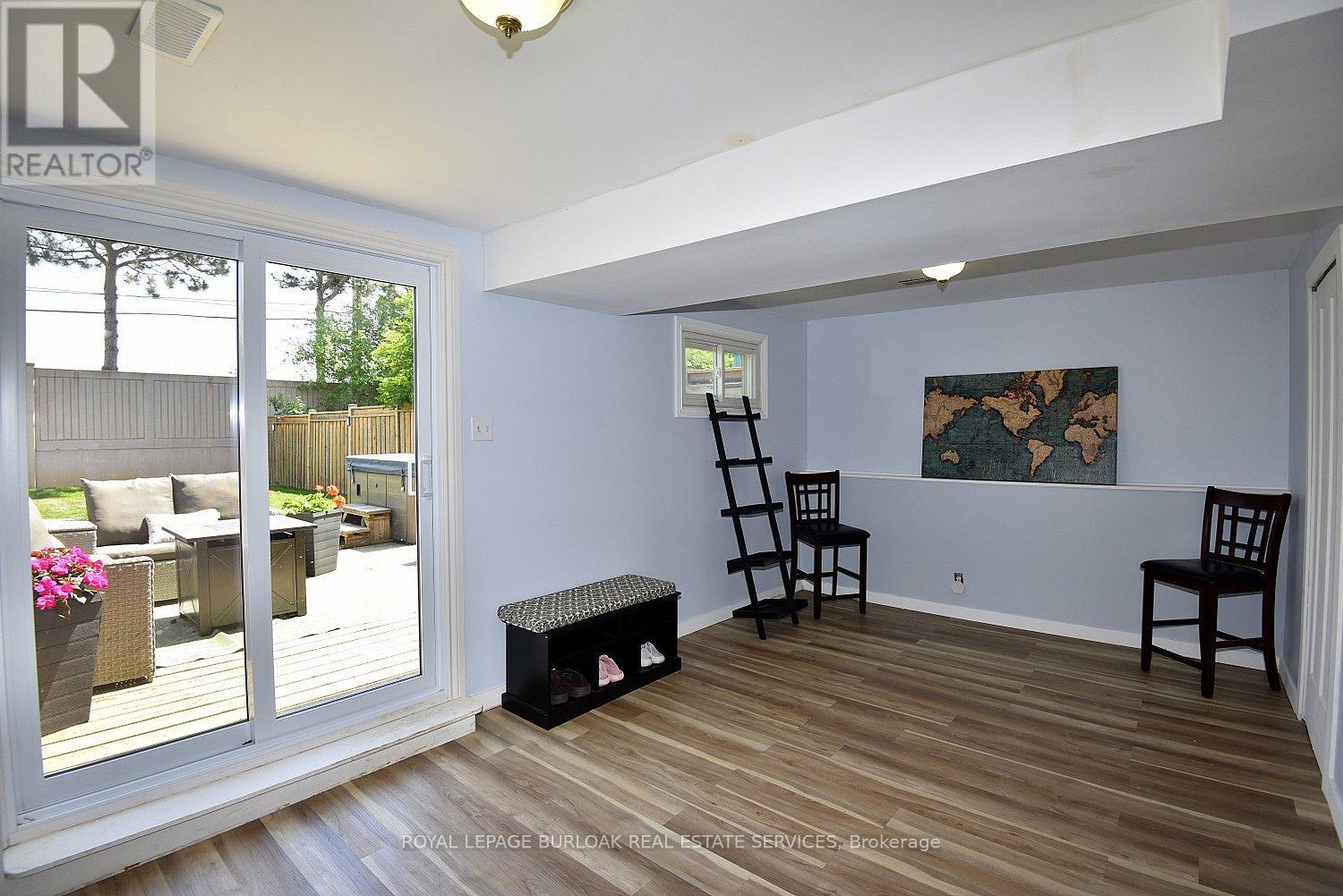 2499 Whittaker Drive, Burlington, ON