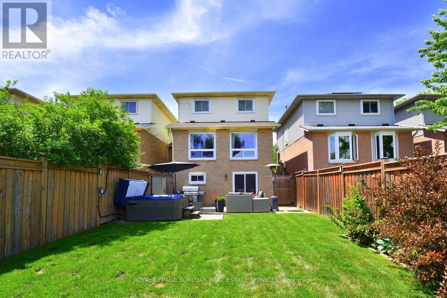 2499 Whittaker Drive, Burlington, ON