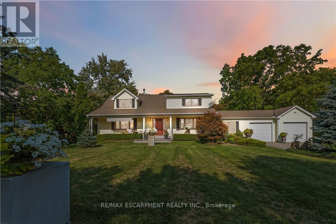 493 Ridge Road E, Grimsby, ON - Outdoor With Deck Patio Veranda With Facade