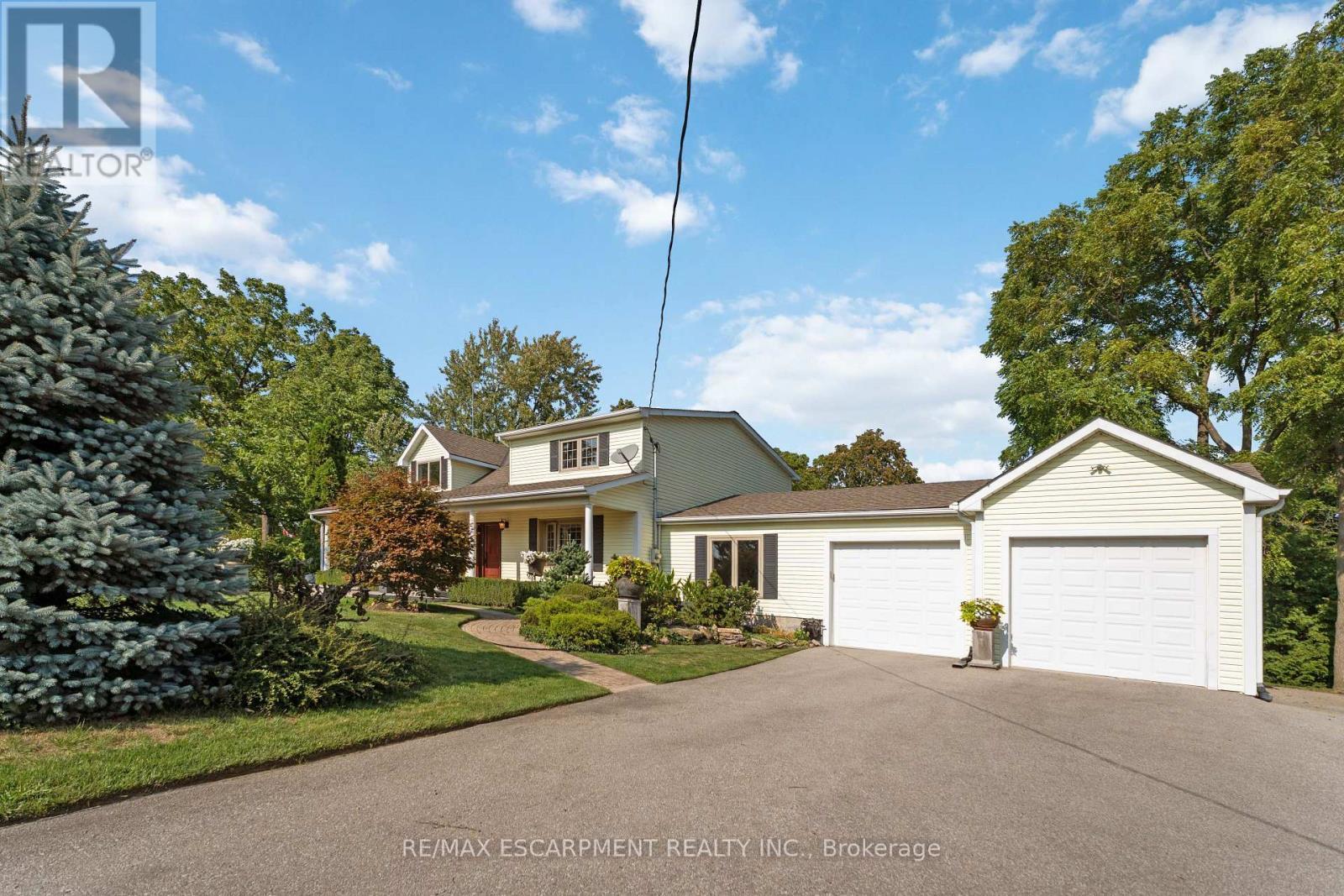 493 Ridge Road E, Grimsby, ON - Outdoor With Facade