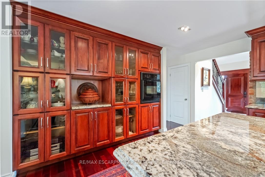 493 Ridge Road E, Grimsby, ON - Indoor