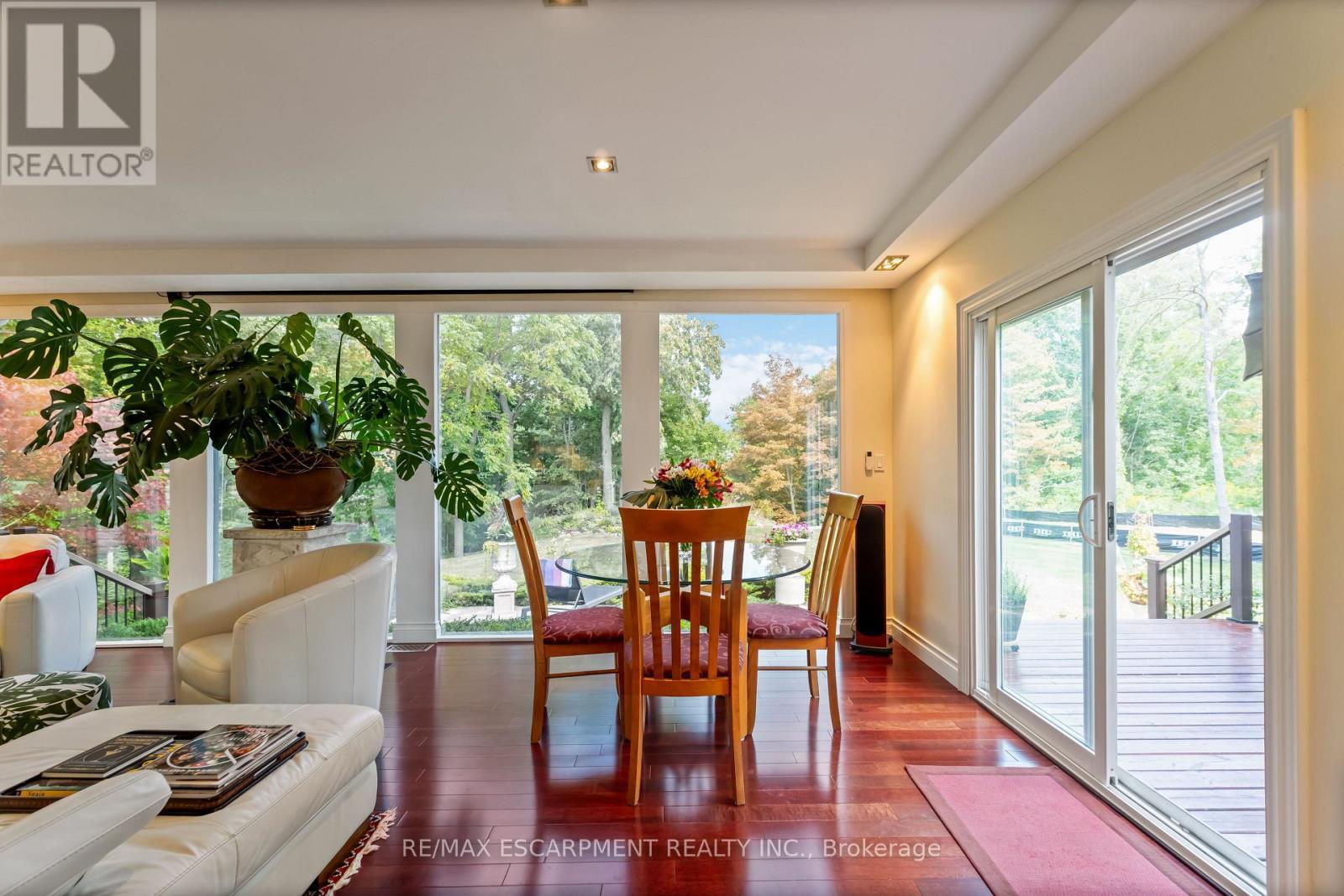 493 Ridge Road E, Grimsby, ON - Indoor