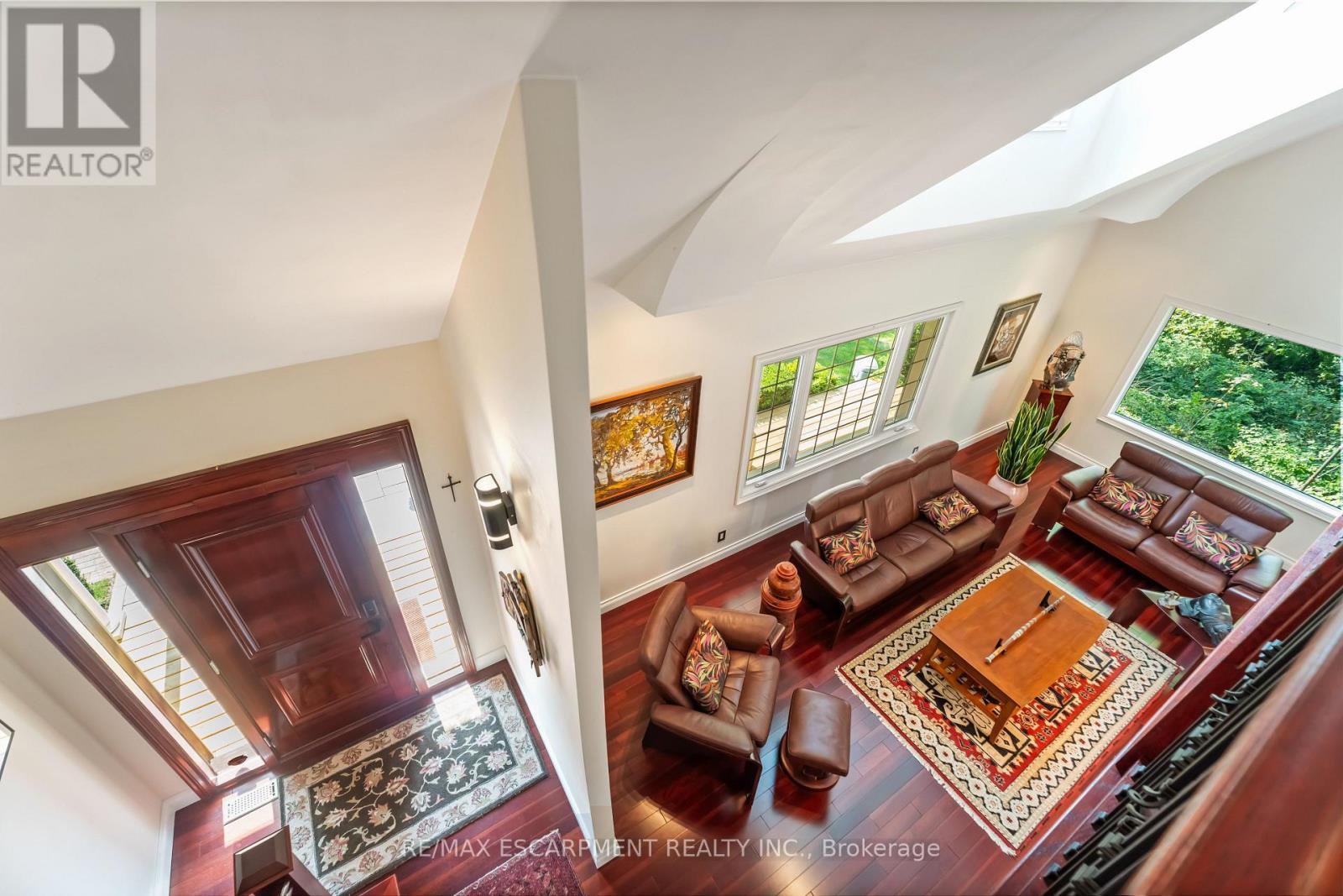 493 Ridge Road E, Grimsby, ON - Indoor Photo Showing Other Room