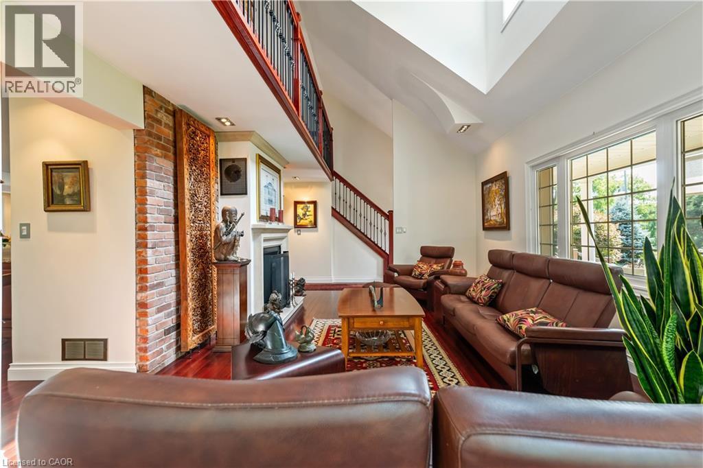 493 Ridge Road E, Grimsby, ON - Indoor Photo Showing Other Room