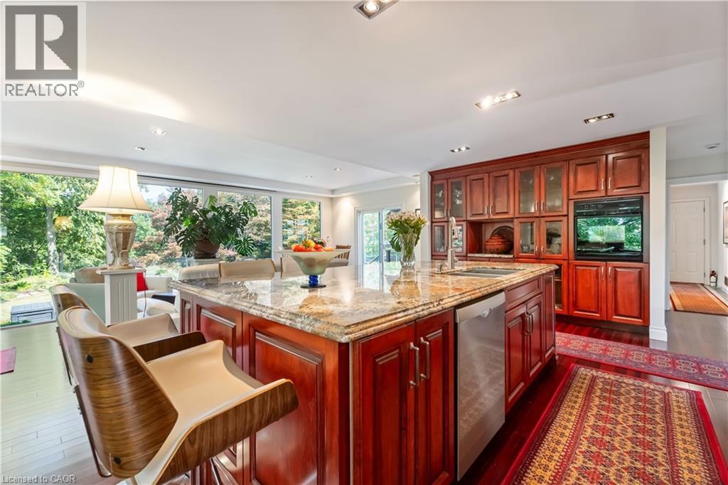 493 Ridge Road E, Grimsby, ON - Indoor Photo Showing Kitchen
