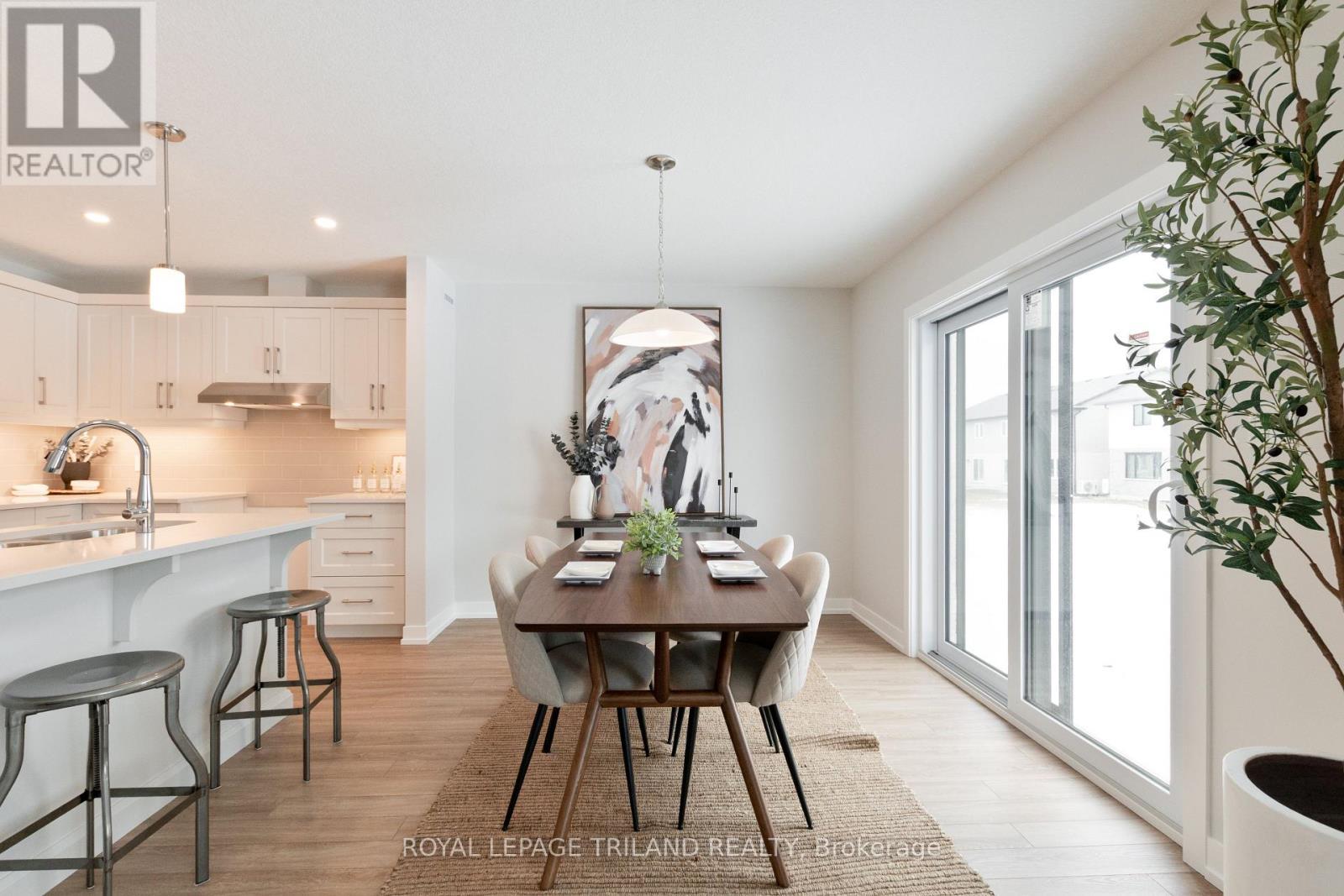 112 Styles Drive, St. Thomas, ON - Indoor Photo Showing Dining Room