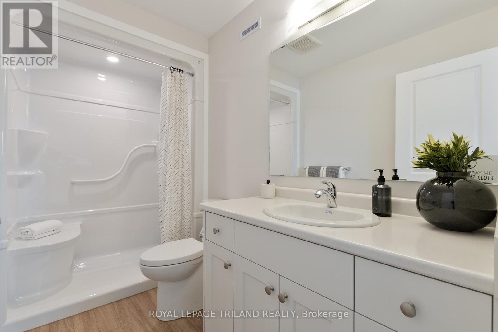 112 Styles Drive, St. Thomas, ON - Indoor Photo Showing Bathroom