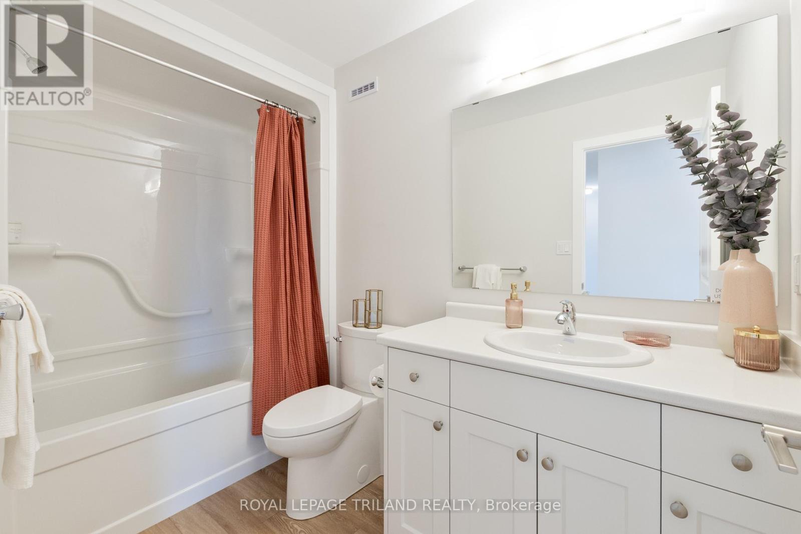 112 Styles Drive, St. Thomas, ON - Indoor Photo Showing Bathroom
