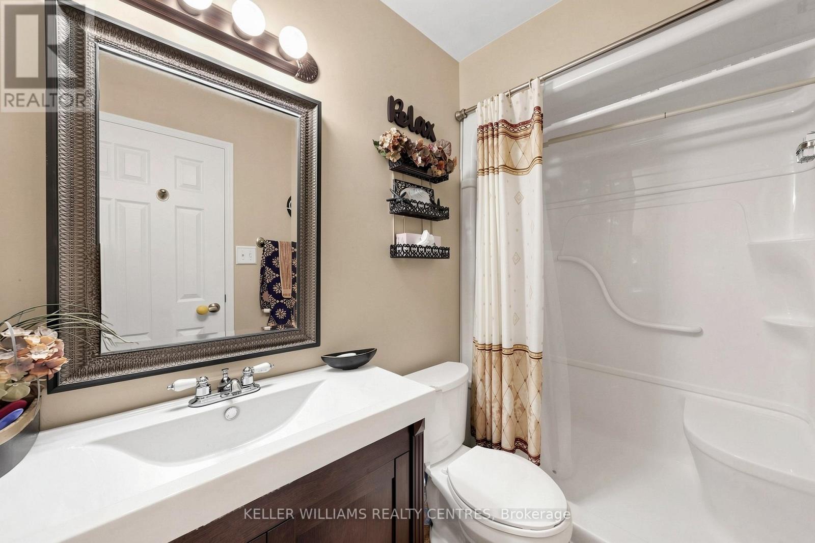 304 - 131 Taunton Road E, Oshawa, ON - Indoor Photo Showing Bathroom
