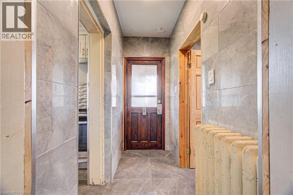 59 Irvin Street, Kitchener, ON - Indoor