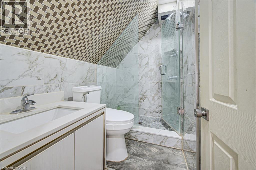 59 Irvin Street, Kitchener, ON - Indoor Photo Showing Bathroom