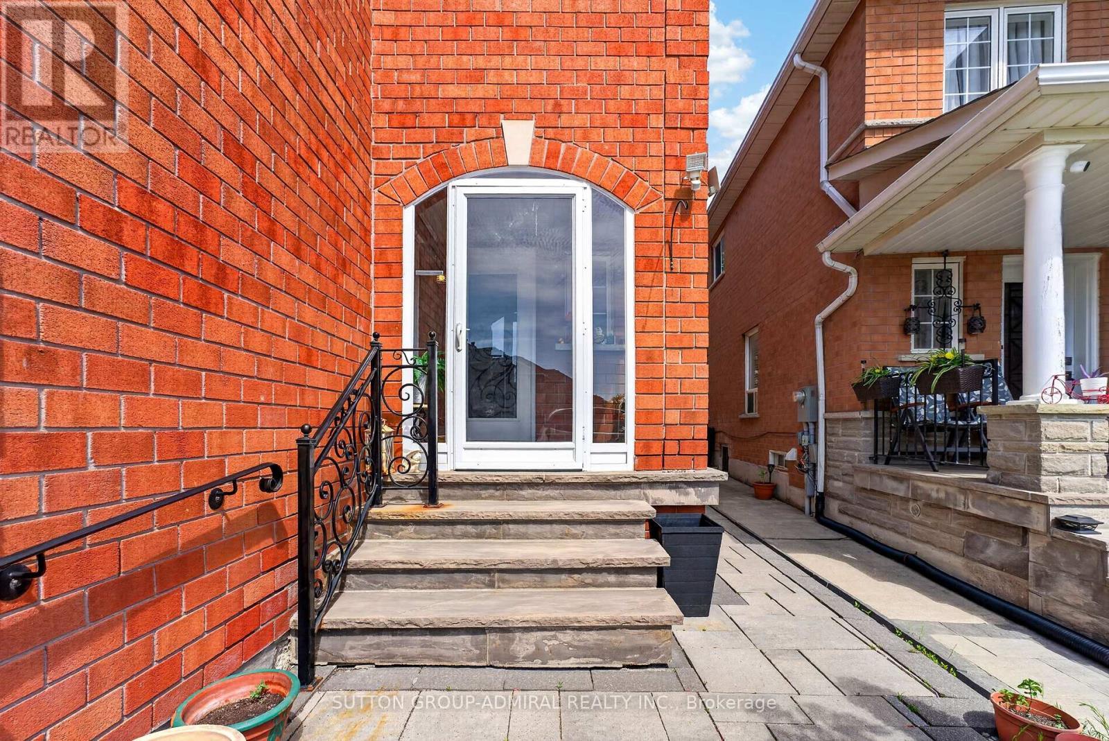 134 Purcell Crescent, Vaughan, ON